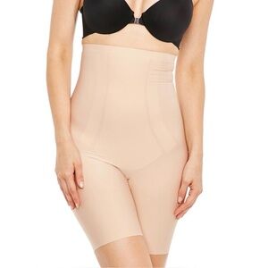 NWOT Spanx Thinstincts High-Waisted Mid-Thigh Short Women’s Large